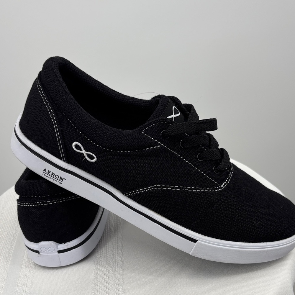 Cherokee Infinity Echo Black Canvas Aeron Comfort System, Size 7